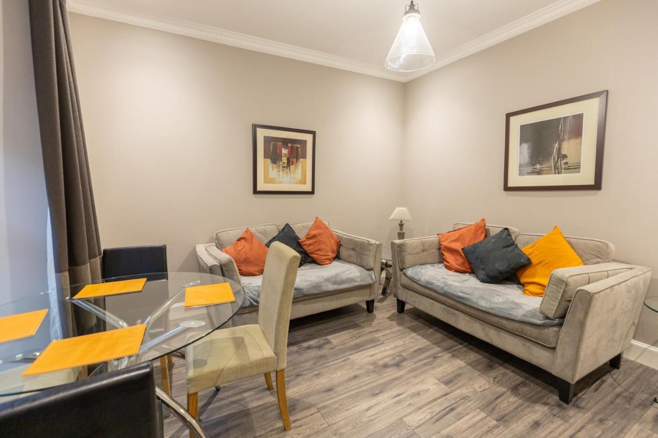 Two Bedroom Apartment Within Walking Distance To City Centre เอดินบะระ ภายนอก รูปภาพ